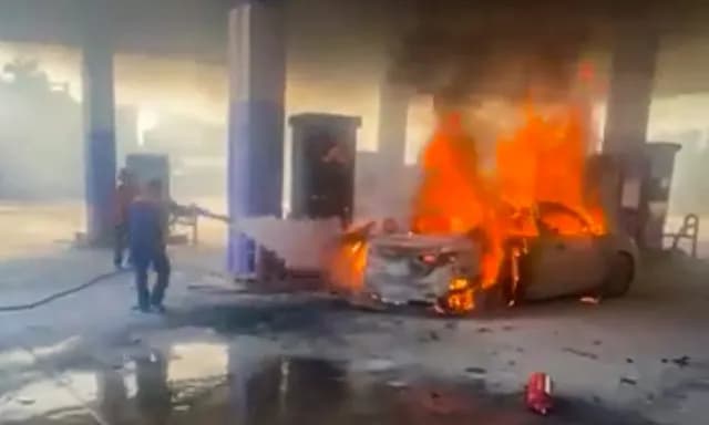Ôtô bốc cháy khi bơm xăng tại cây xăng 90 ở Đà Nẵng, 2 thiếu niên tử vong