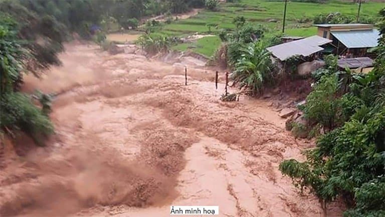 Cảnh báo lũ quét, sạt lở đất cao tại Thái Nguyên và Lạng Sơn trong 6 giờ tới - ảnh 1