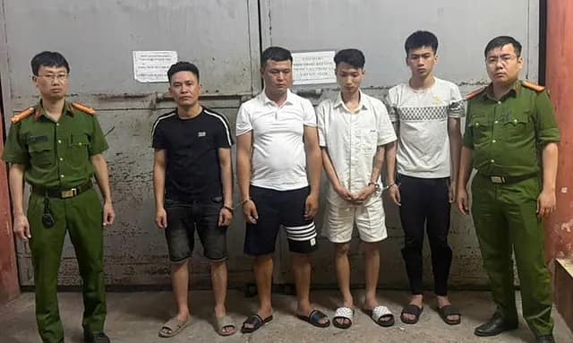 Nhóm 6 nghi phạm cướp vàng 1.887gr sau giao dịch qua mạng ở Hưng Yên