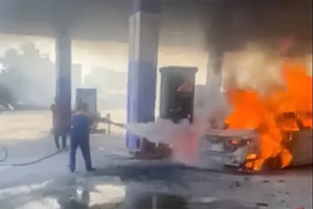 Ôtô chở pin và ắc quy sạc đầy phát nổ tại cây xăng Đà Nẵng, 2 thiếu niên tử vong