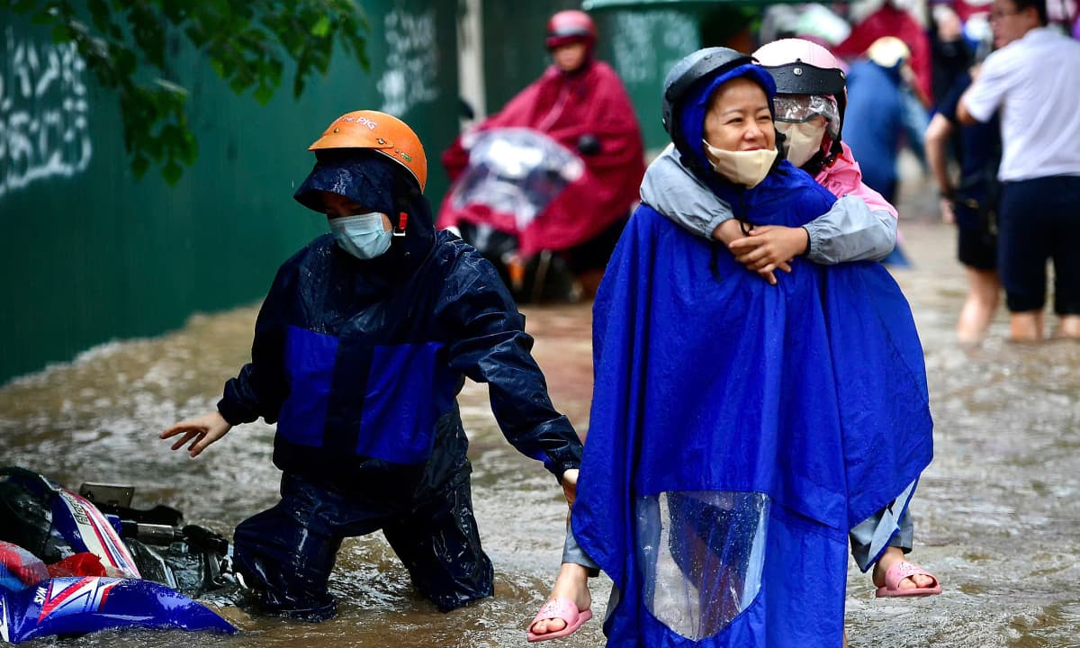Cảnh báo không khí lạnh tràn về miền Bắc, mưa lớn giông lốc nguy cơ lũ quét sạt lở từ 7/5 - ảnh 1