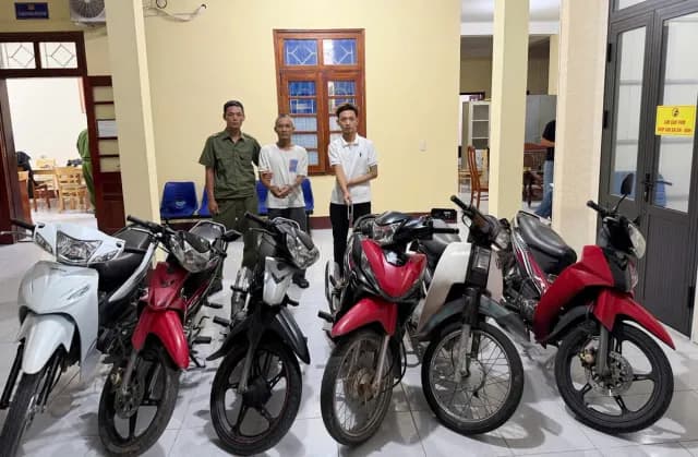 Công an phường Đồng Sơn bắt 2 đối tượng trộm 23 xe máy