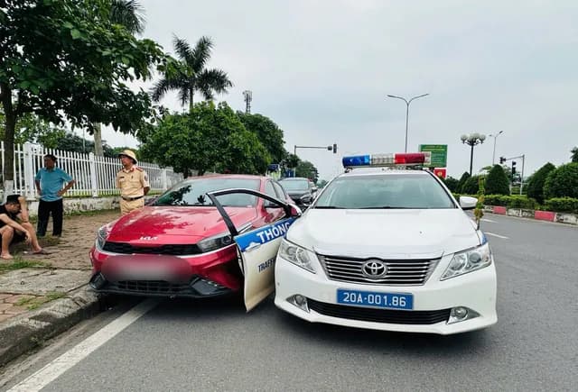 Tài xế Thái Nguyên say xỉn vượt tốc độ lao xe đâm CSGT trên ĐT266