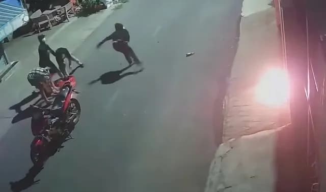Nhóm thanh niên ném bom xăng vào nhà dân ở khu phố Vĩnh Tân 5, xã Trị An