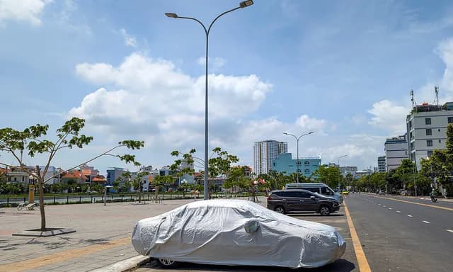 Người đàn ông tử vong sau khi tiếp xúc cột đèn công cộng tại Vũng Tàu trong mưa bão